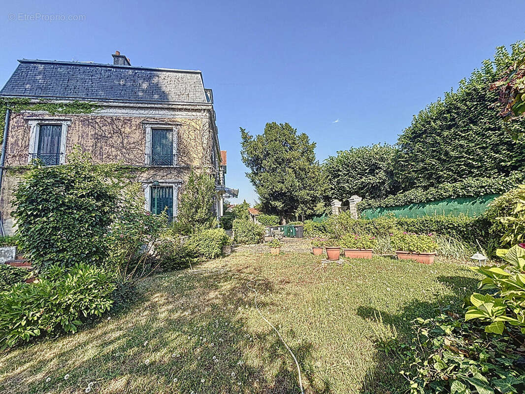 Maison à BRY-SUR-MARNE