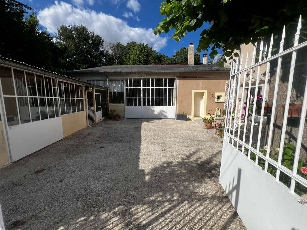 Maison à CHATELLERAULT