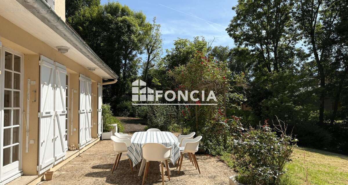 Maison à MORANCEZ