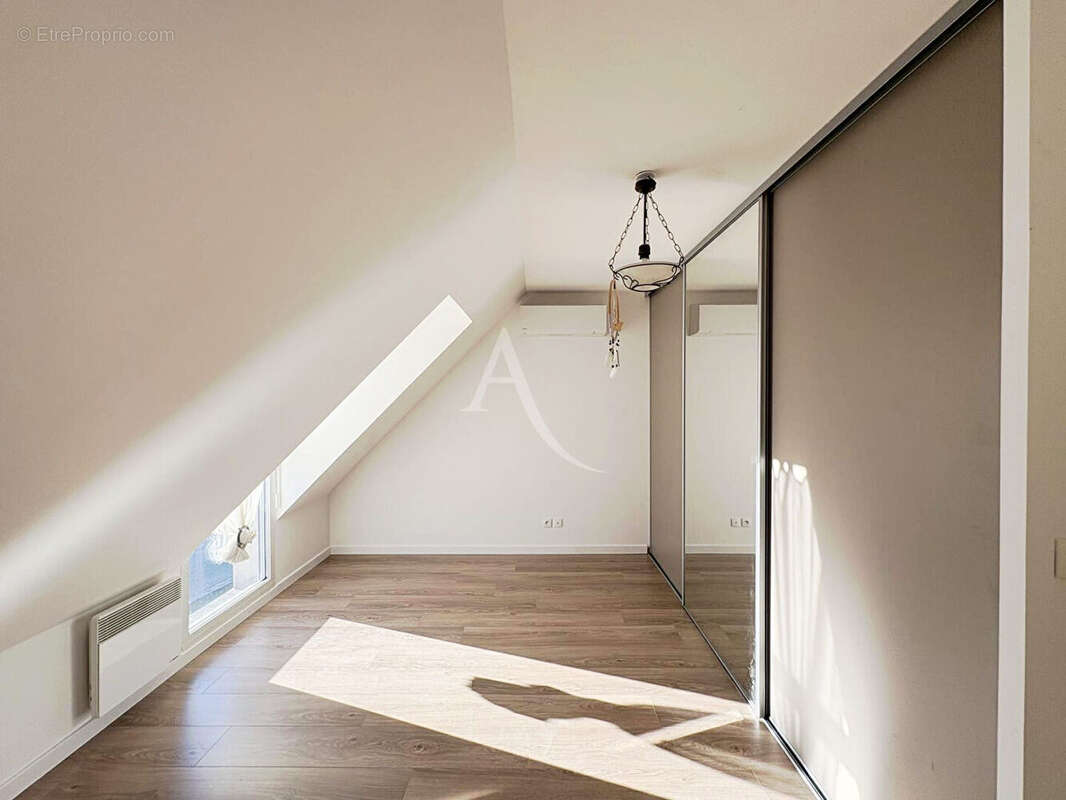 Maison à LA MEMBROLLE-SUR-LONGUENEE