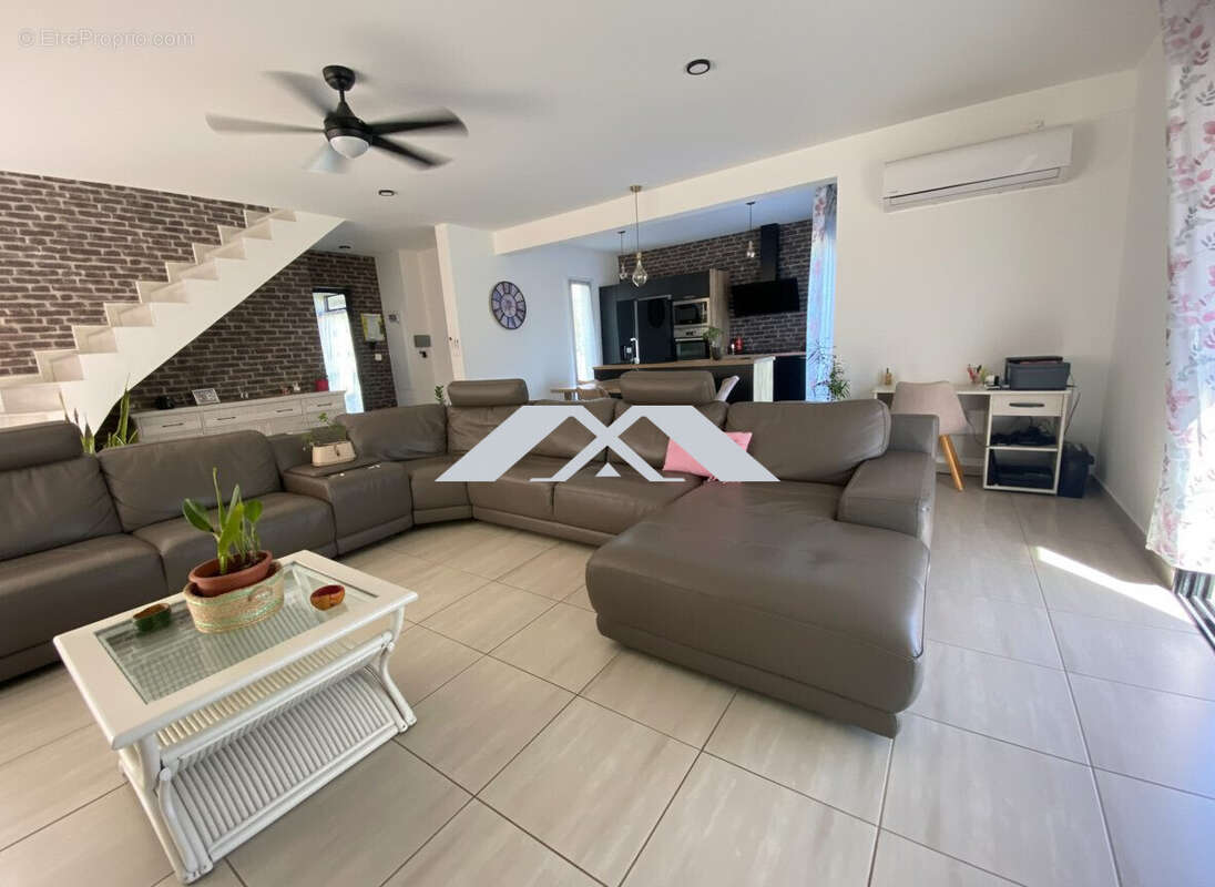 Maison 135 m² à Saint-Joseph  - photo 4
