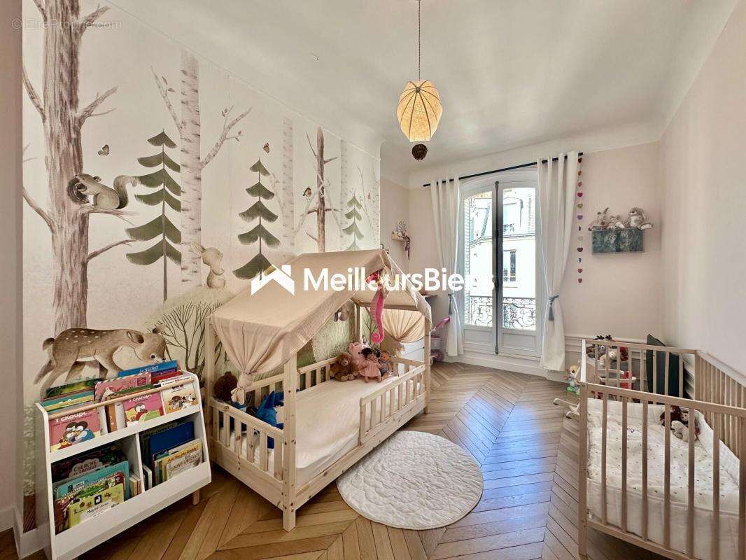 Appartement à PARIS-10E