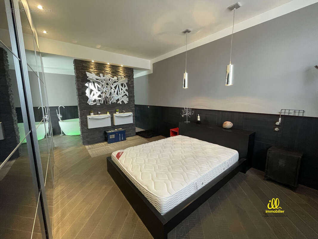Appartement à CHARLEVILLE-MEZIERES