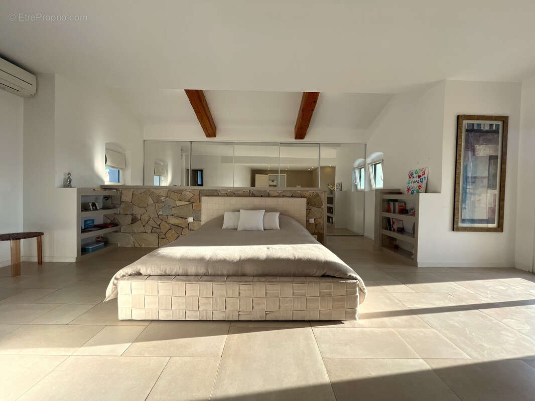 Maison à MANDELIEU-LA-NAPOULE