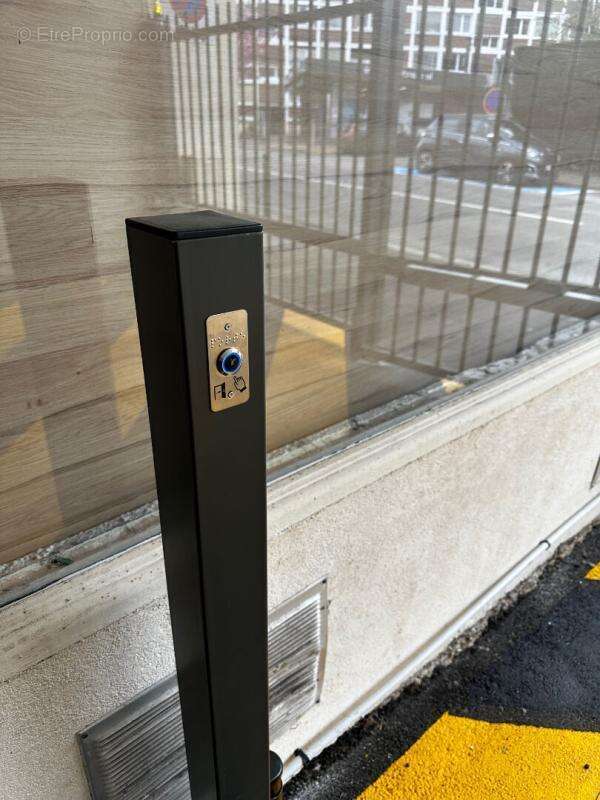 Parking à YERRES