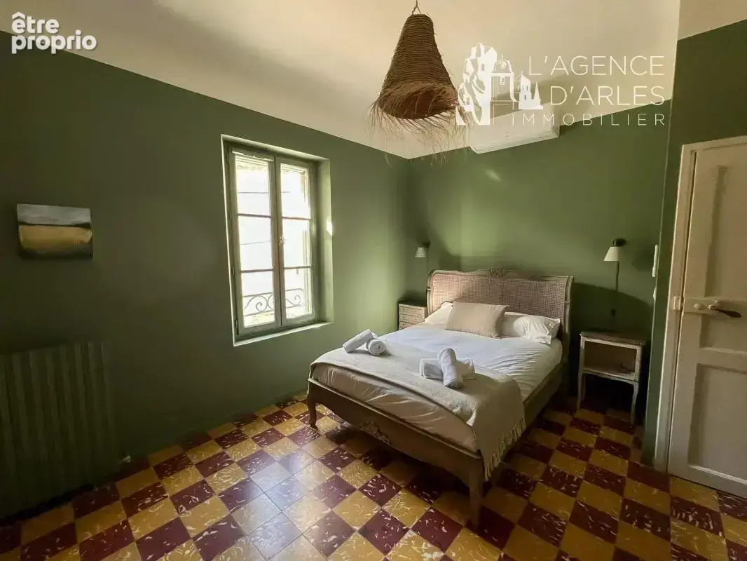 ARLES, proche Portagnel -  Maison arlésienne de caractère avec terrasse – 157 m² - photo 8