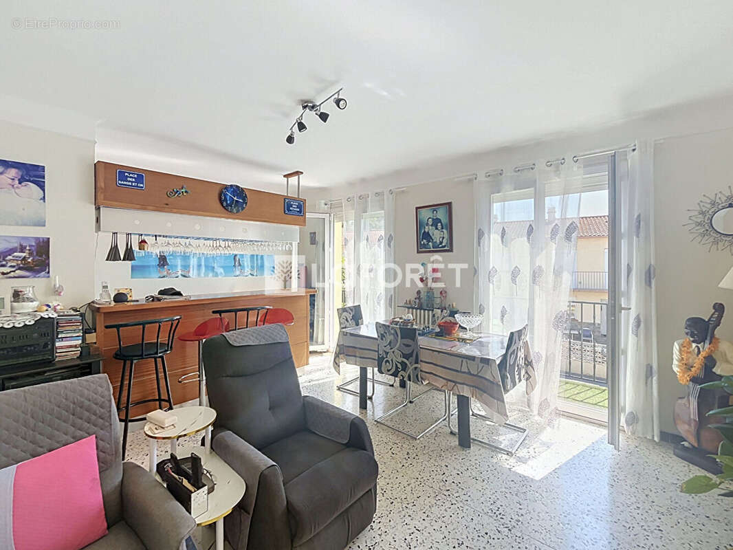 Maison 3 faces avec piscine, 4 chambres et grand garage - photo 7