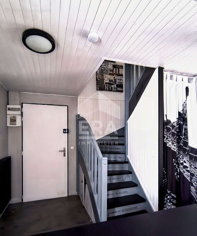 Maison à VERT-SAINT-DENIS