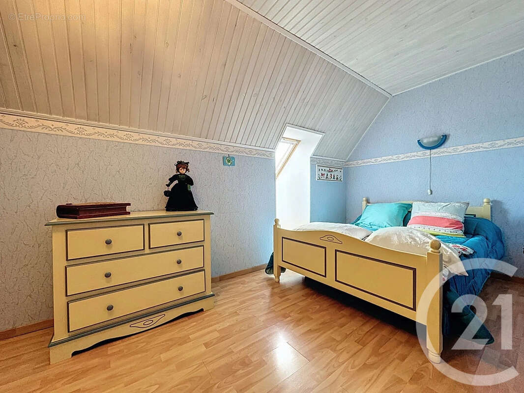 Maison à LES ECRENNES