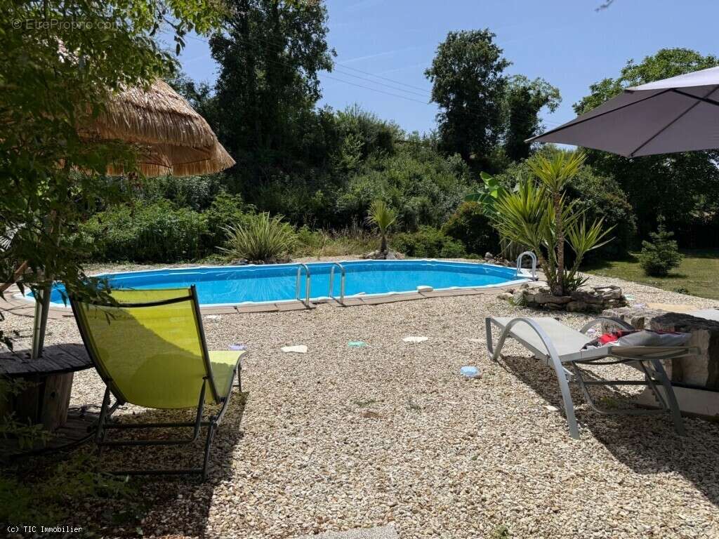 Maison à VERTEUIL-SUR-CHARENTE