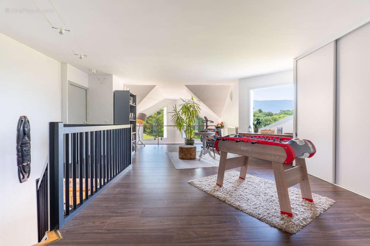 Exclusivité à Chambéry : Maison d'architecte de 225,21 m2 - photo 9