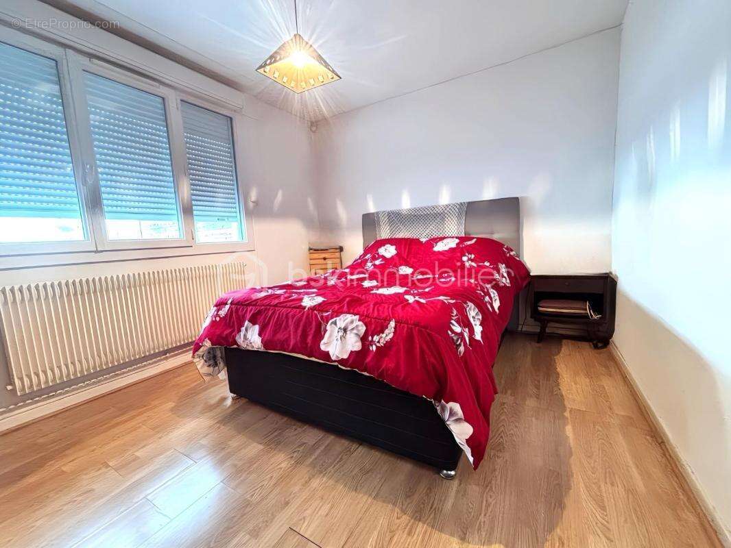 Maison semi-individuelle de plain-pied 3 chambres jardin hangar - photo 9