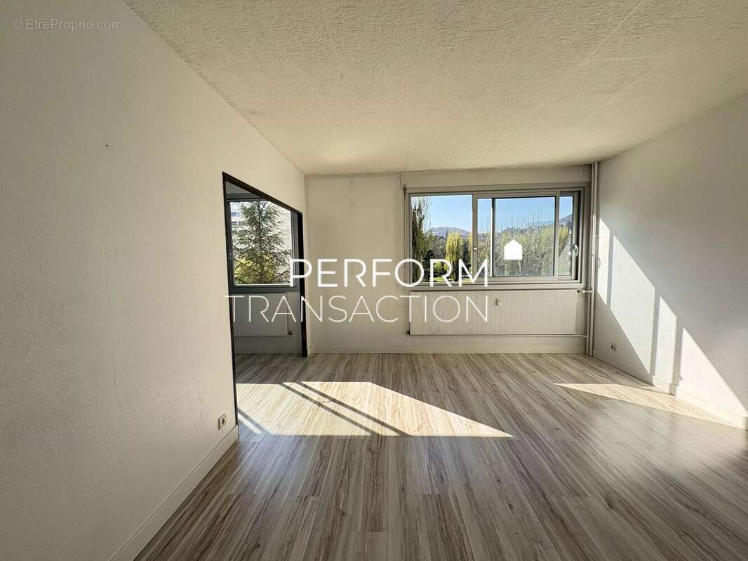 Appartement à SEYSSINET-PARISET