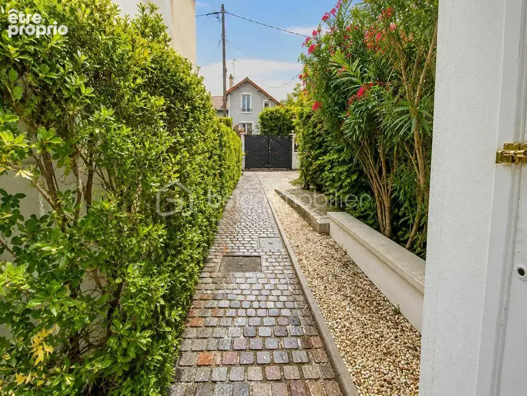 Très Beau T2 avec jardin Terrasse à 10 mn de la Gare - photo 7