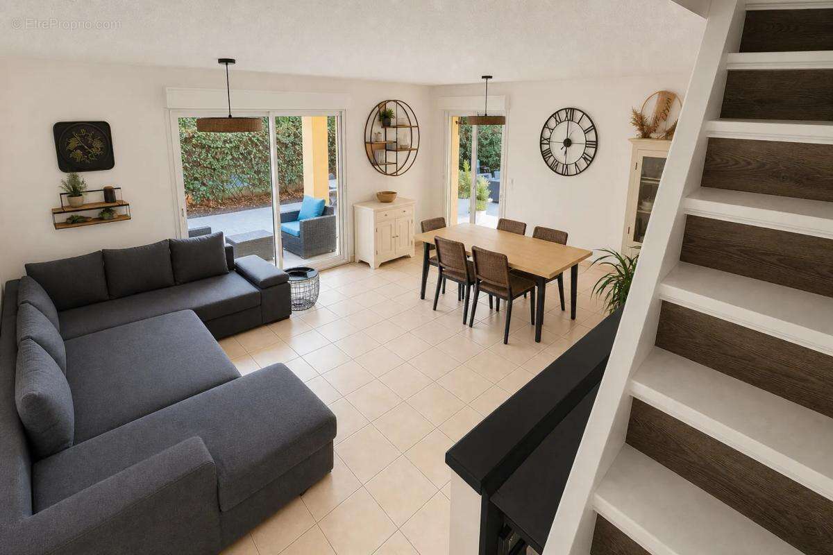 Maison à ROQUEBRUNE-SUR-ARGENS
