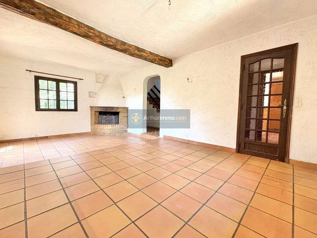 Maison à PUGET-SUR-ARGENS