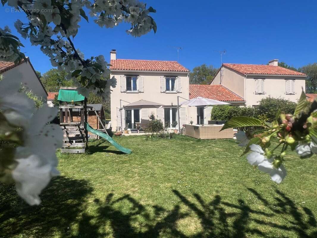 Maison à MIGNALOUX-BEAUVOIR