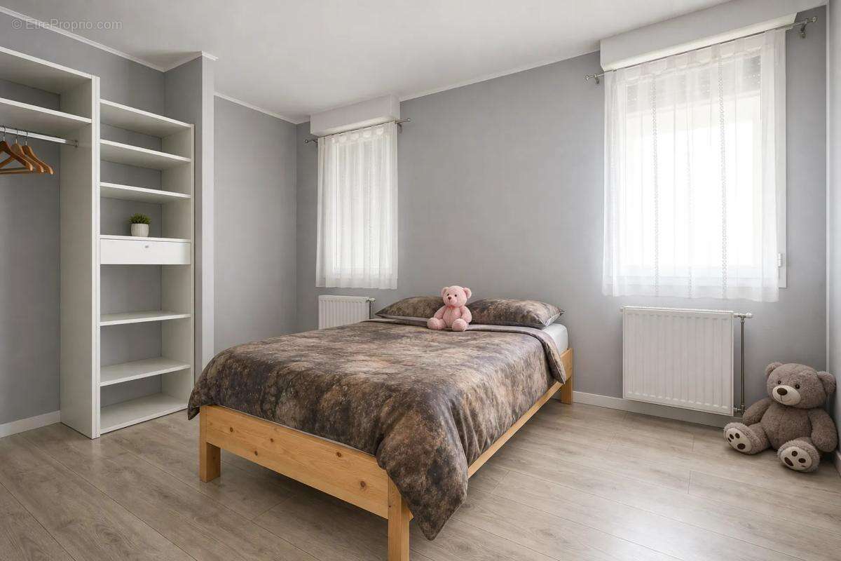 Appartement à SAINT-PIERRE-DU-PERRAY