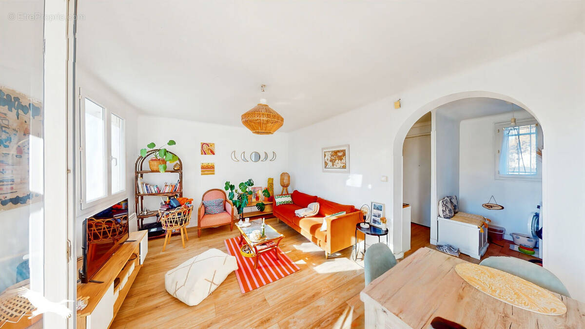 Appartement à MARSEILLE-9E