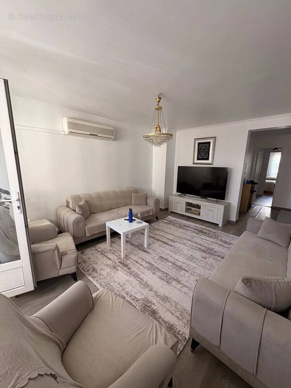 Appartement à MARSEILLE-2E