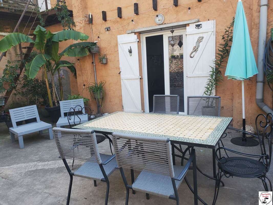 Maison 217 m² à Saint-Uze  - photo 5