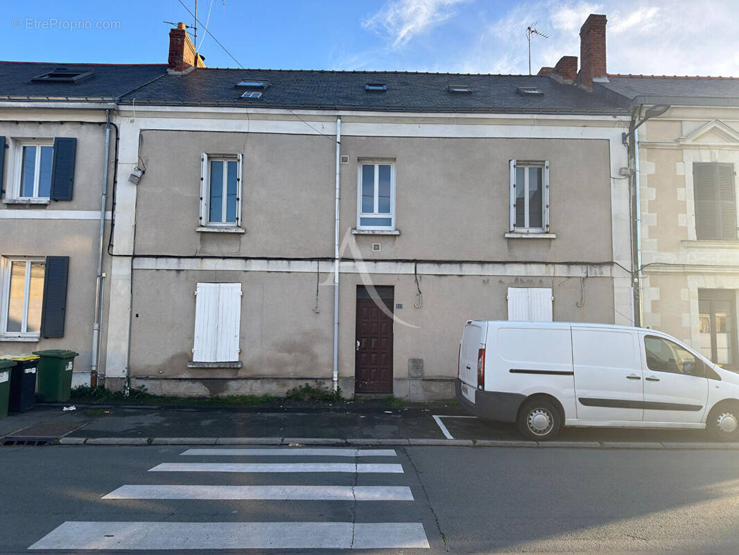 Appartement à LES PONTS-DE-CE