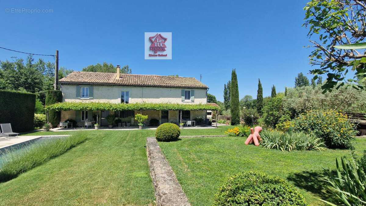 Maison à SUZE-LA-ROUSSE