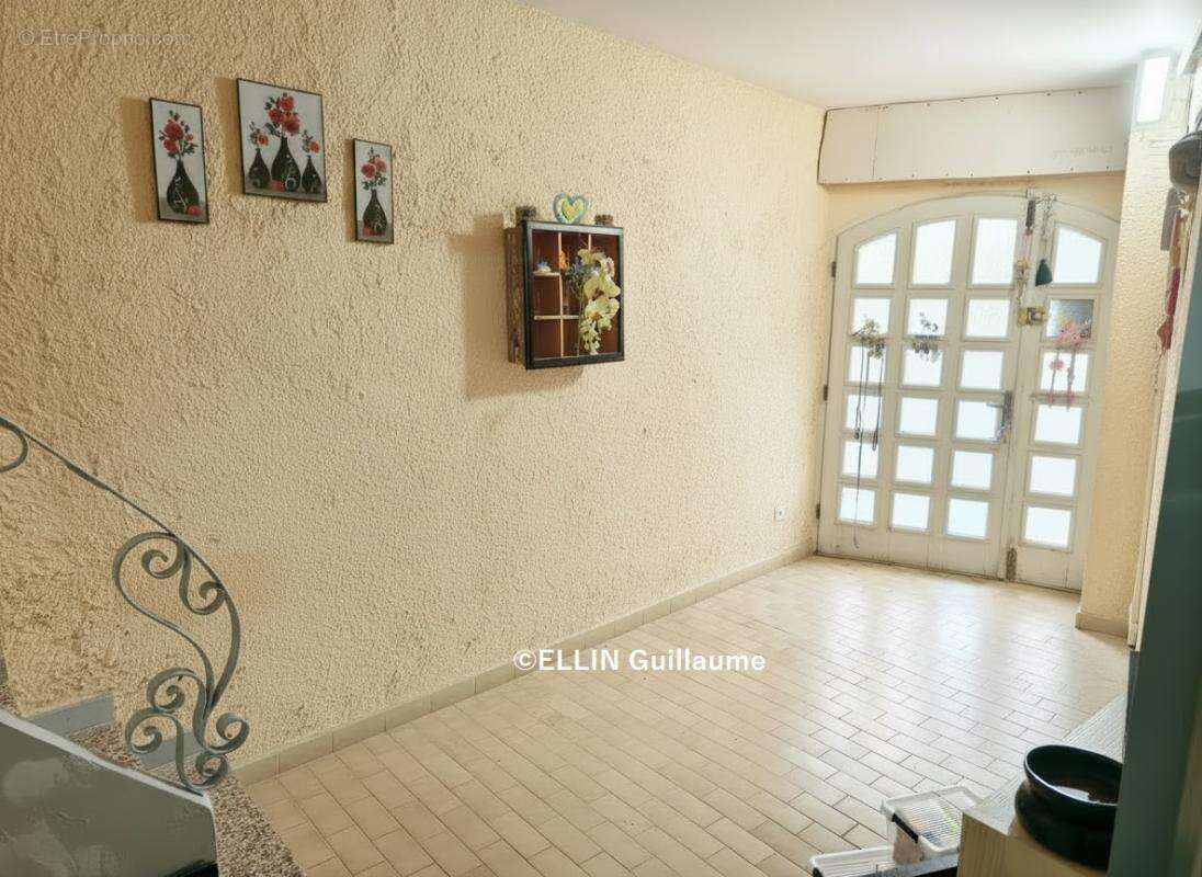 Maison à ESTAGEL
