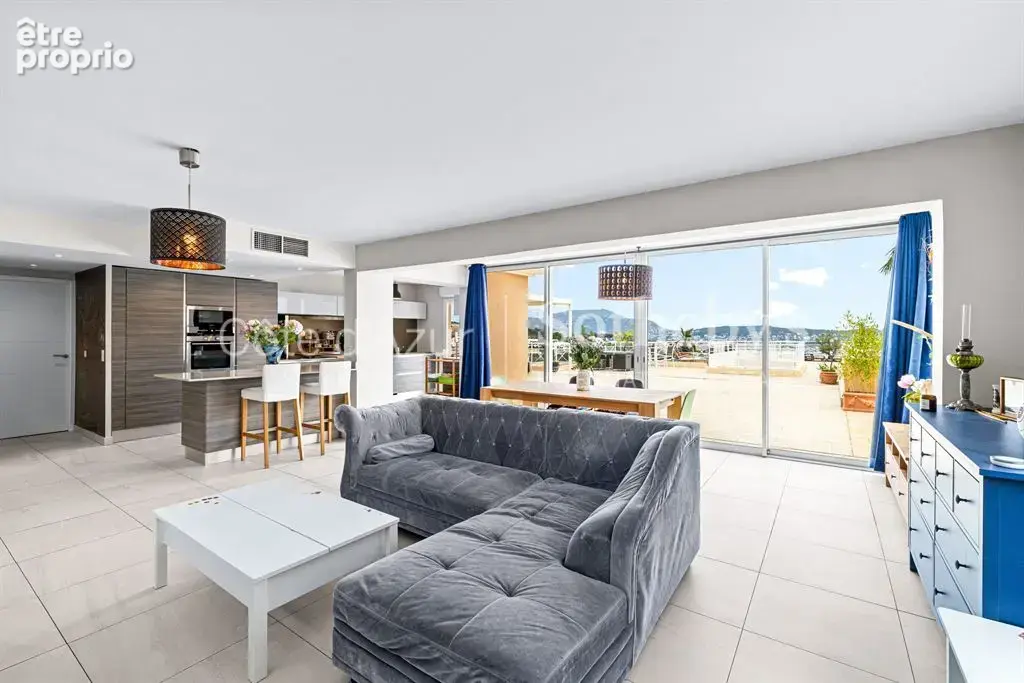 Duplex avec jardin, piscine et vue panoramique sur la mer sur les hauteurs de Nice - photo 10