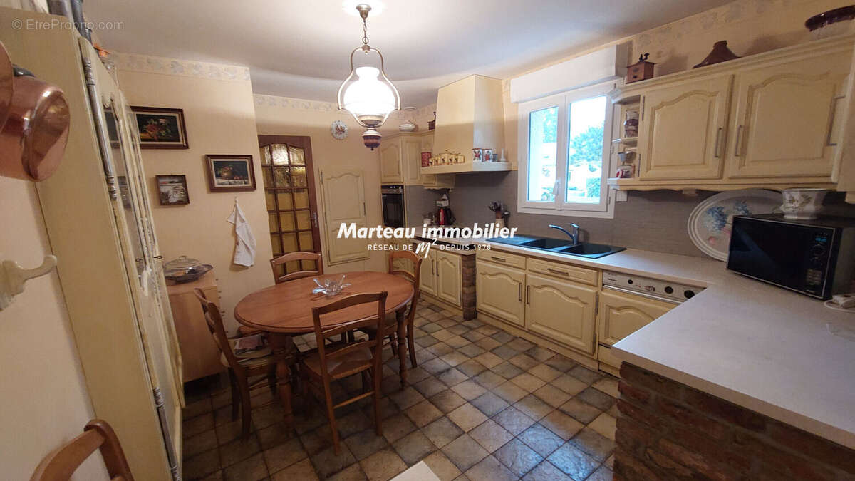 Maison à YVRE-L'EVEQUE