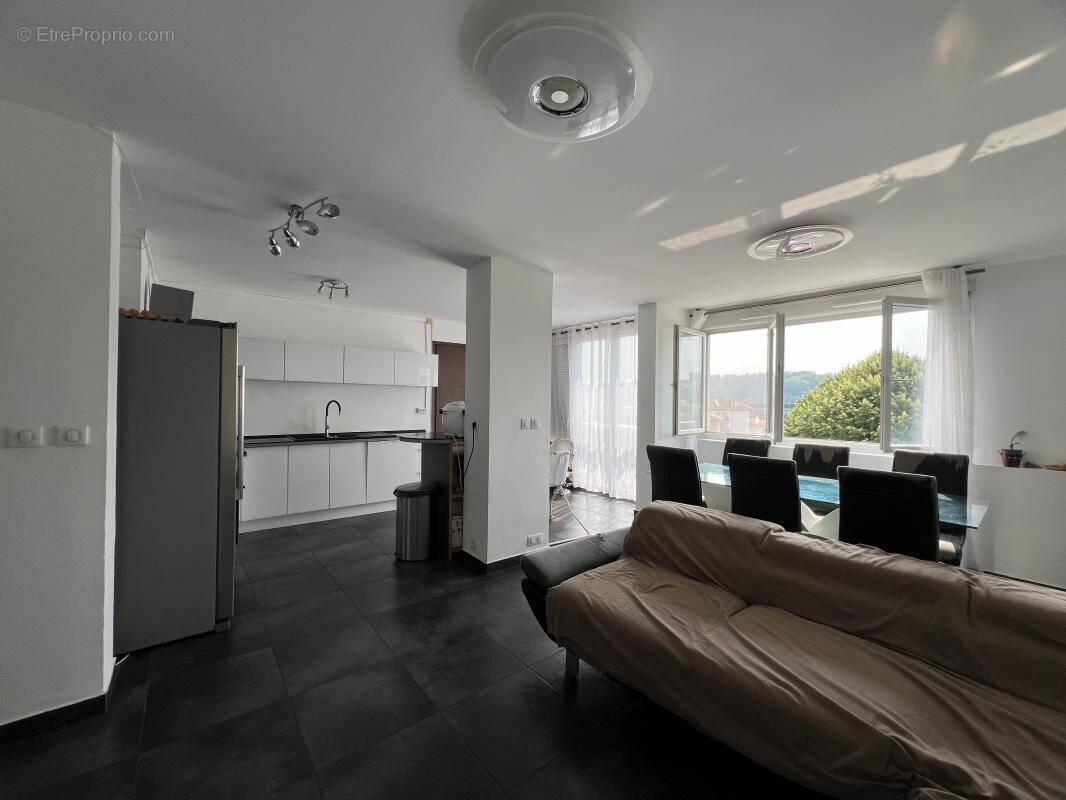 Appartement à LYON-9E