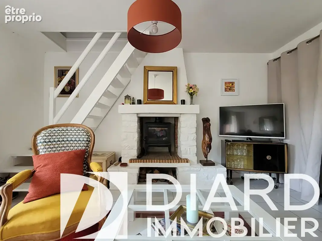 Vient d'être vendue par l'agence ! Nouveauté en exclusivité Cabinet Diard Immobilier ! Jolie maison en pierre dans le bourg de M - photo 11