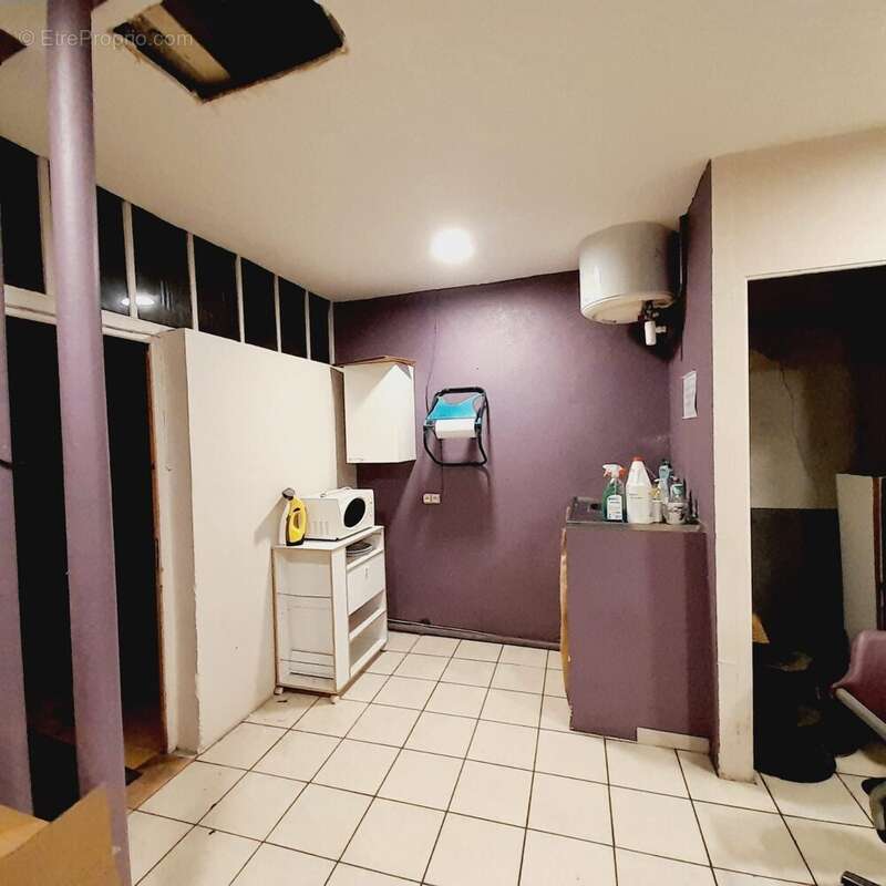 Commerce à VILLENEUVE-SUR-YONNE