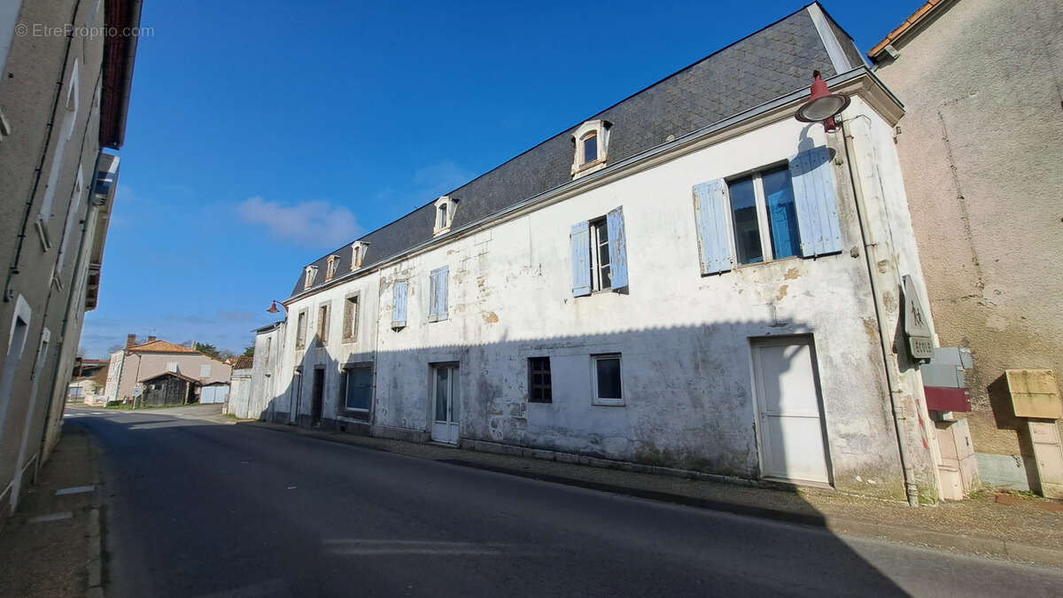 Appartement à AZAY-SUR-THOUET