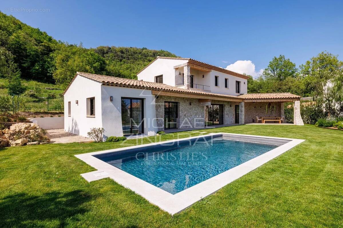 Maison à TOURRETTES-SUR-LOUP