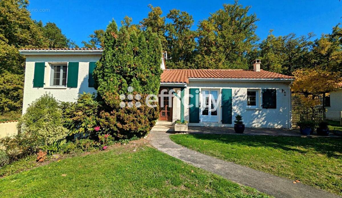 Maison à SAINT-YRIEIX-SUR-CHARENTE