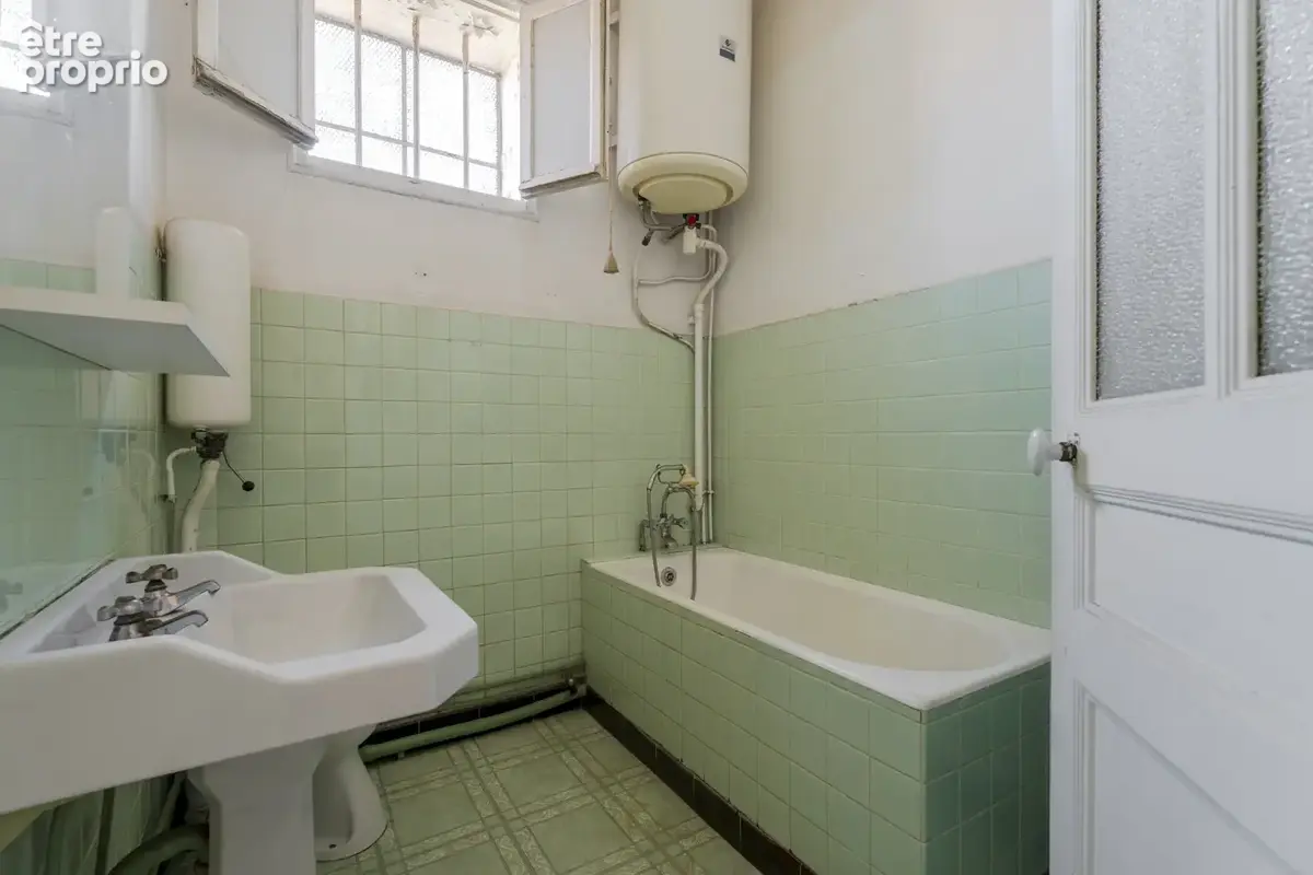 Haut de villa T3 au calme, belle terrasse  et 2 pk privatifs - photo 6