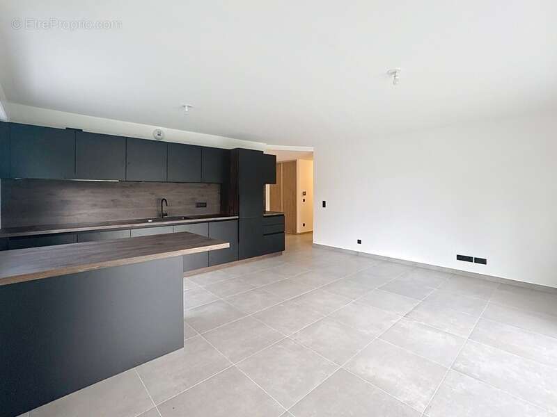 Appartement à VETRAZ-MONTHOUX