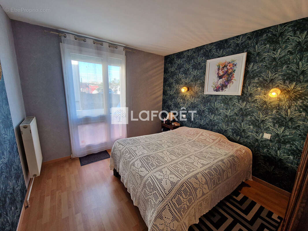 Appartement à ONET-LE-CHATEAU