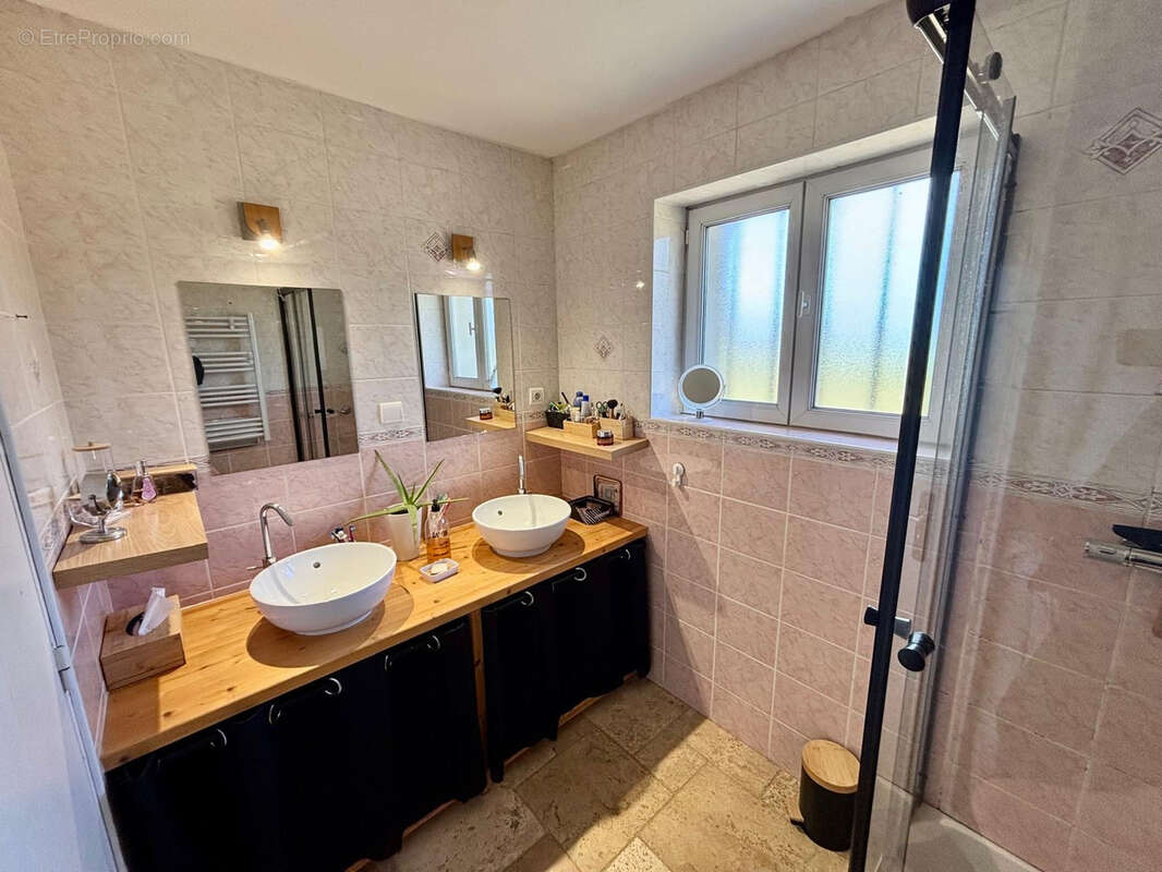 Maison à BONLIEU-SUR-ROUBION