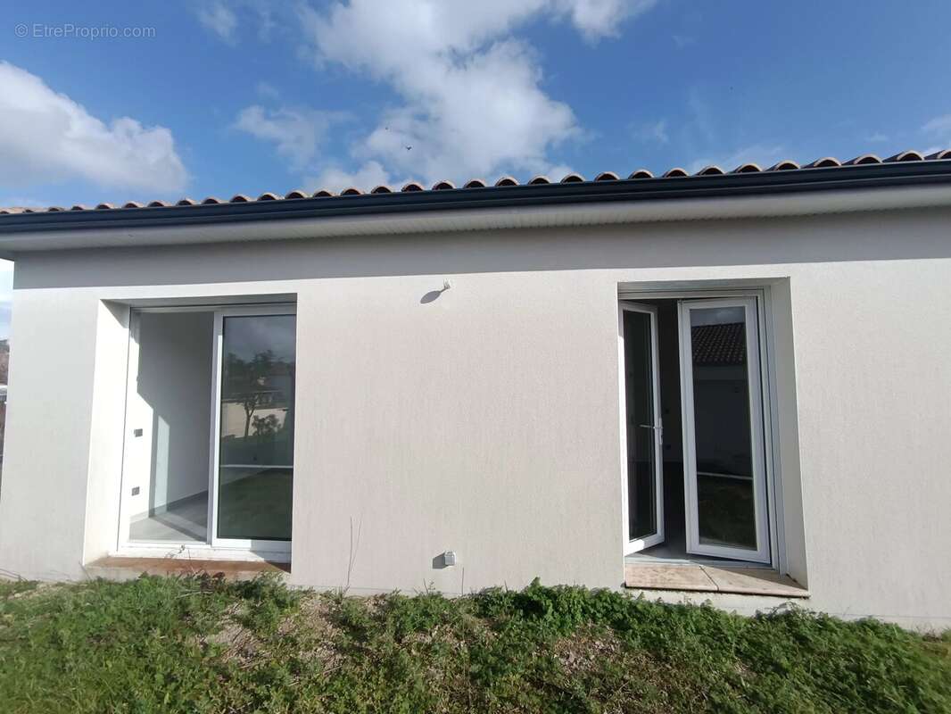 Maison à RUELLE-SUR-TOUVRE