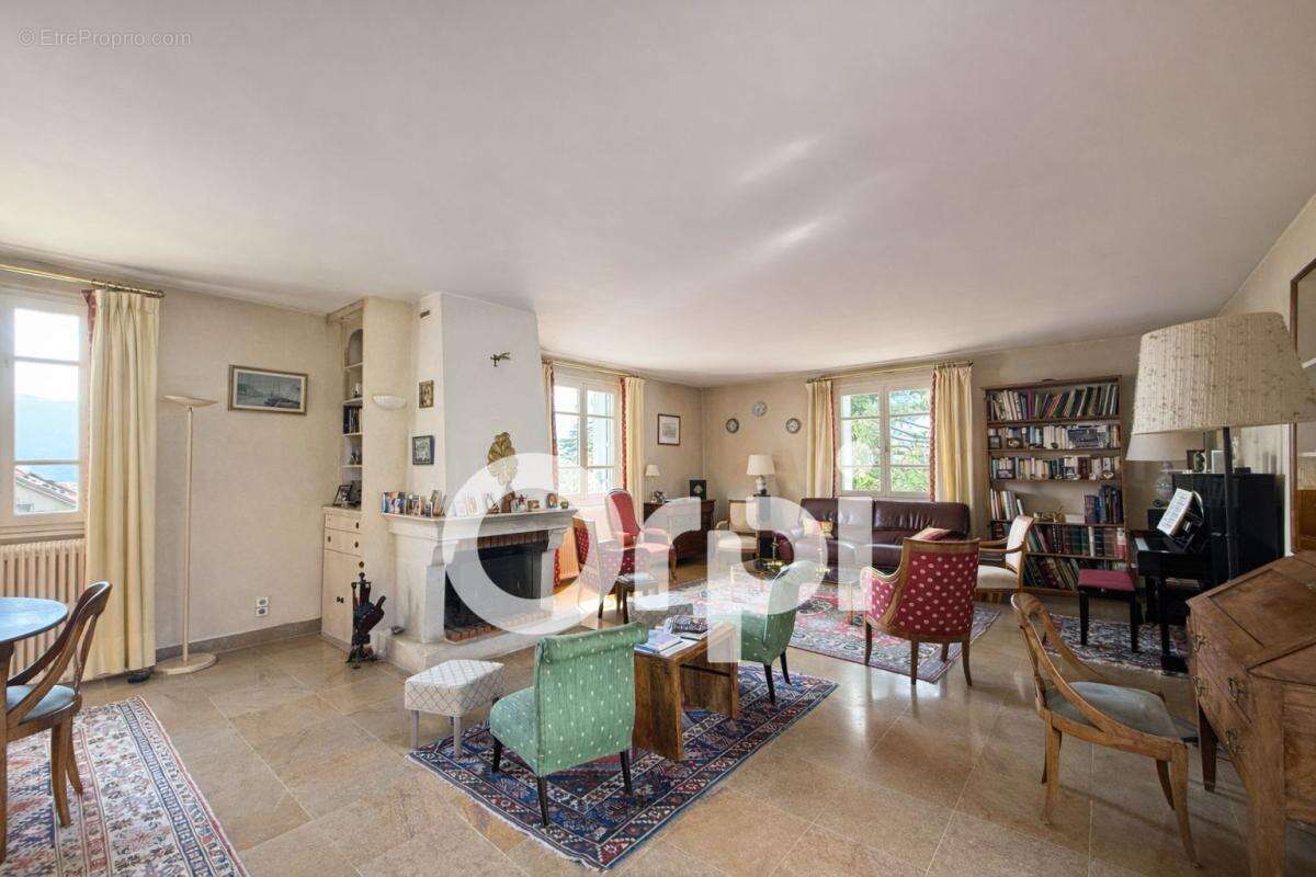 Maison à MONTBONNOT-SAINT-MARTIN