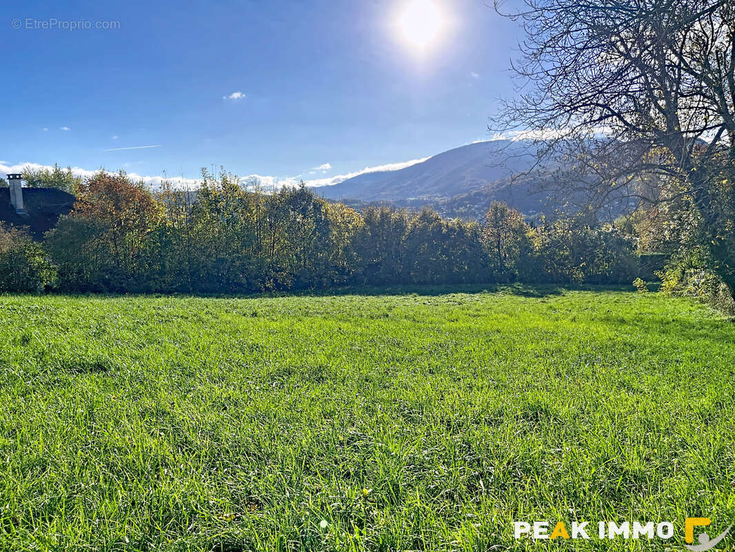 Terrain à VETRAZ-MONTHOUX