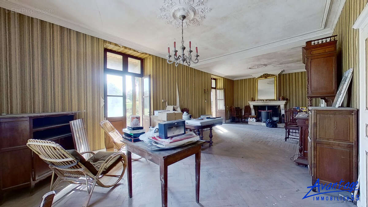 Maison à ERIZE-LA-BRULEE