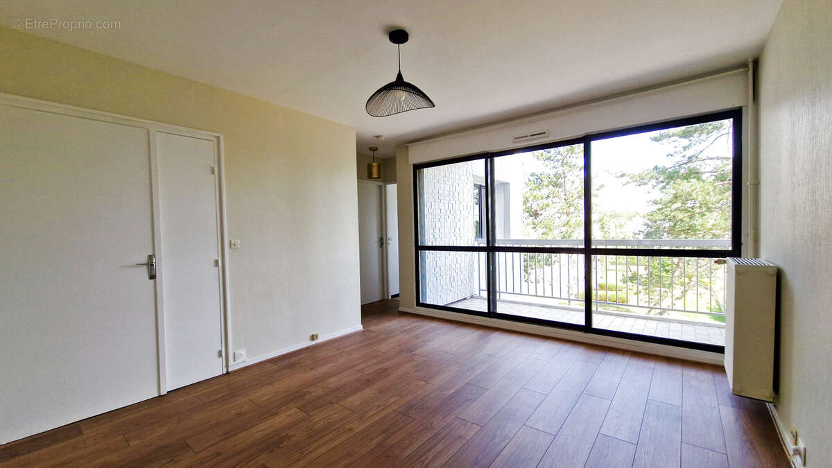 Appartement à LES ULIS