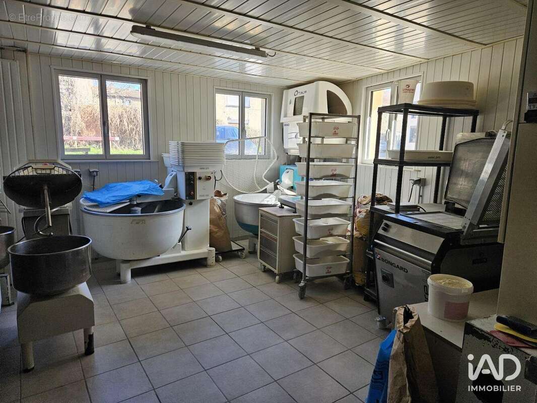 Photo 6 - Commerce à BILLOM