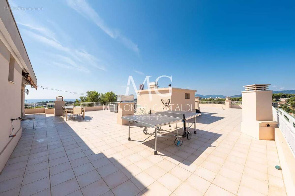 Appartement à LE CANNET