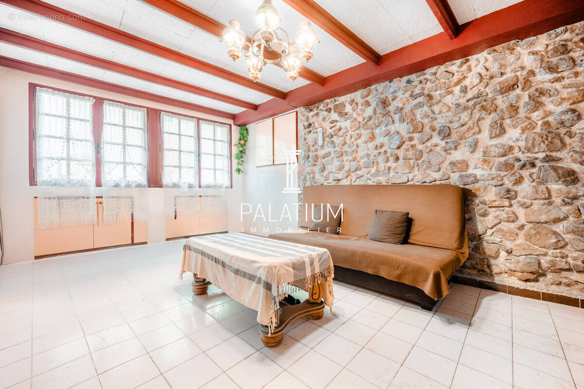 Appartement à GREOUX-LES-BAINS