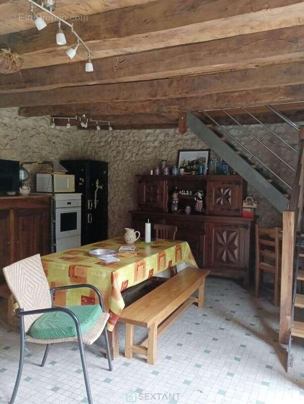Corps de ferme a restaurer sur 9000 m2 de terrain - photo 13