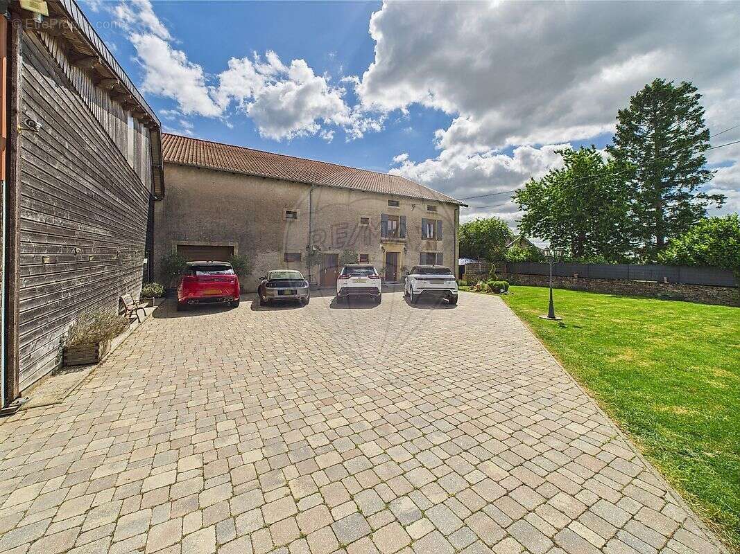 Maison à MAIRY-MAINVILLE